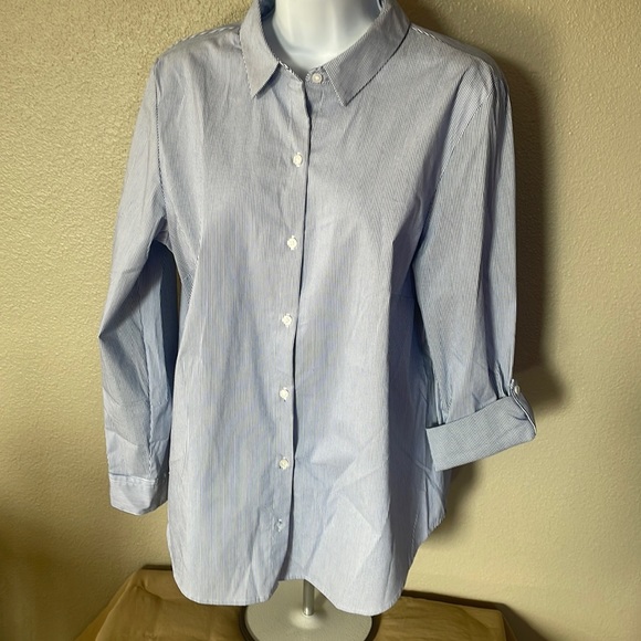 NWOT blue pin stripe button down blouse size large - Picture 2 of 5